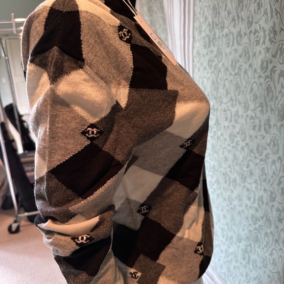 Chanel Argyle Pullover - Picture 4 of 13
